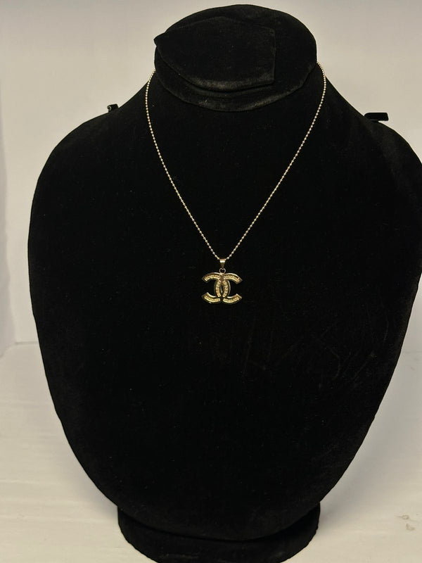 Luxury Interlocking C Pendant Necklace - Sparkling Rhinestone Double-C