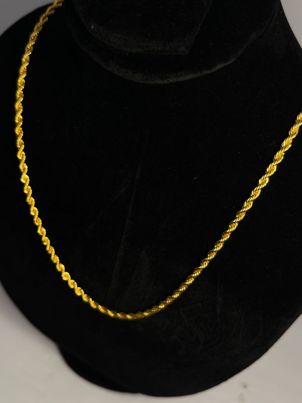 Timeless Gold-Tone Rope Chain Necklace - Classic Twisted Link Style